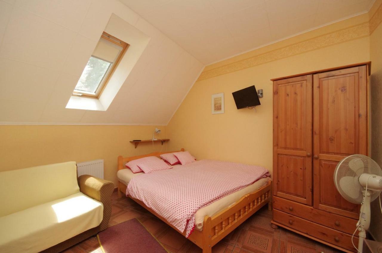 Burg Apartman ยูลา ภายนอก รูปภาพ